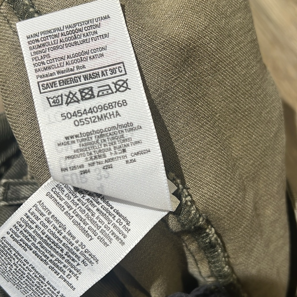 TOPSHOP
Moto Camouflage Denim Skirt Size 0 - Picture 8 of 9